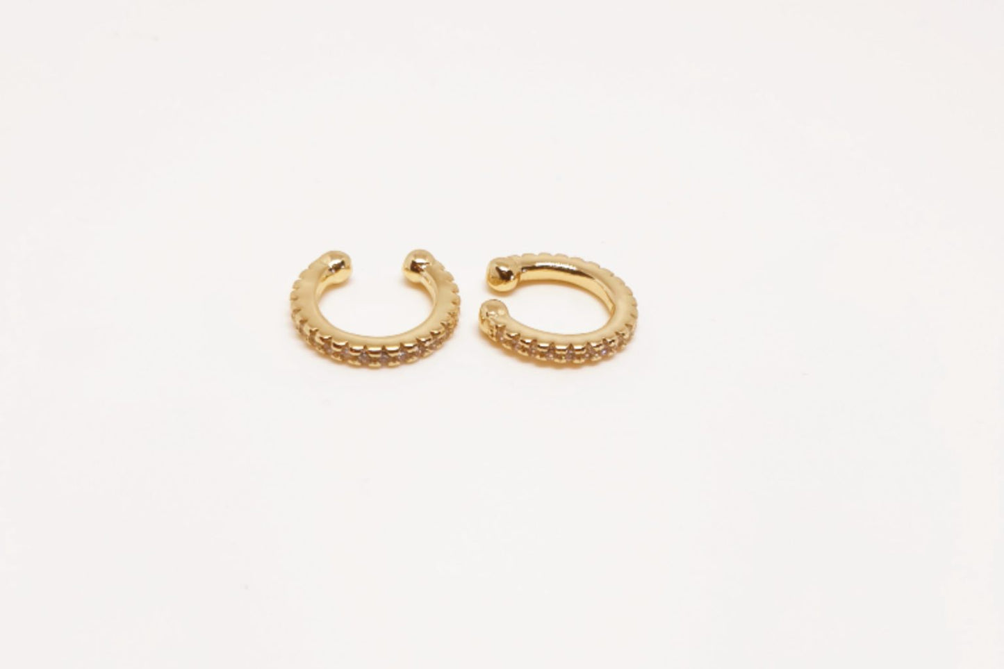 Ear cuff oro una linea de plata de ley