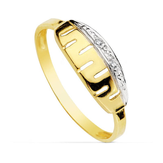 18K SORTIJA ORO BICOLOR CON MOTIVO CALADO GRECA Y CIRCONITAS. ANCHO: 6 MM