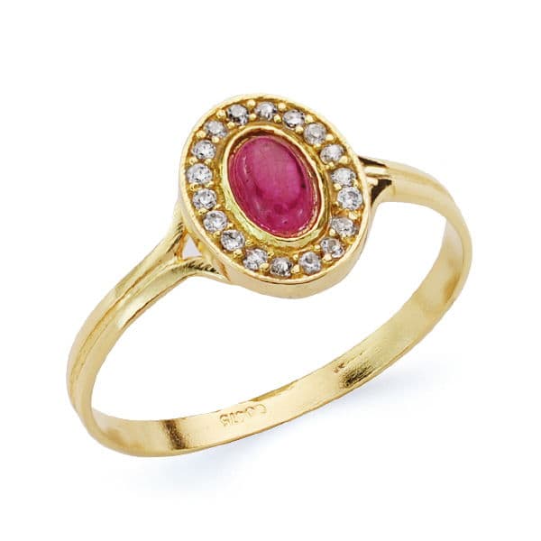 Sortija Oval con Circonitas y Piedra Roja. Medida: 9 x 7 mm de oro amarillo 18K