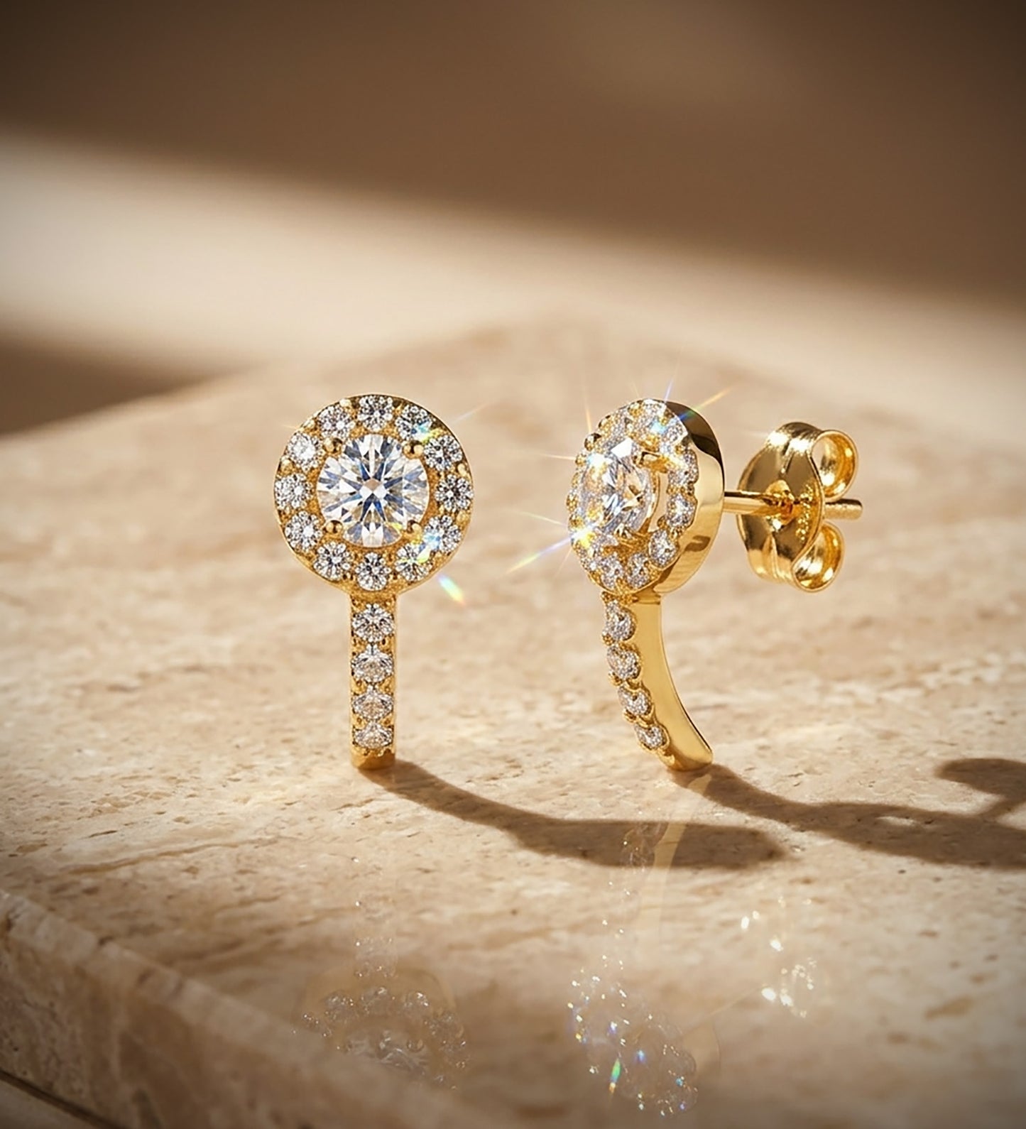 18K PENDIENTES ORO AMARILLO CUAJO CON CIRCONITAS. MEDIDA: 12,5 X 6 MM. CIERRE PRESION