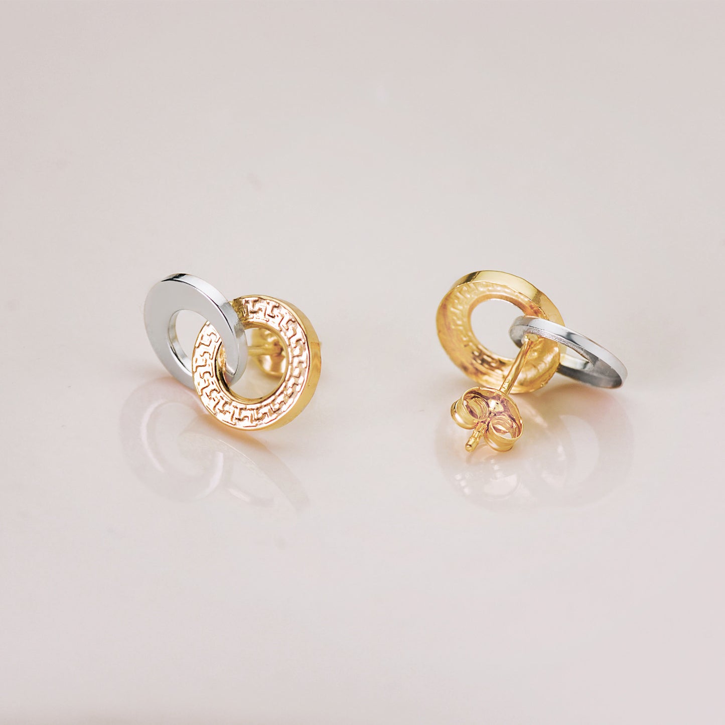 18K PENDIENTES ORO BICOLOR DOBLE ARO LISO Y GRECA 13 X 9 MM. CIERRE PRESION