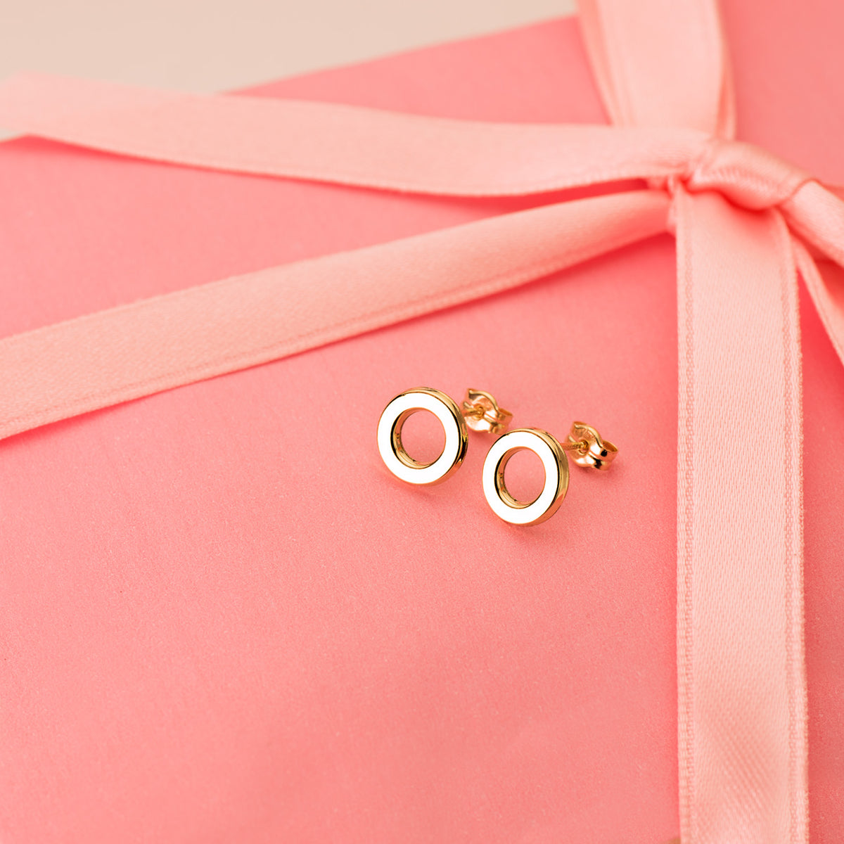 Pendientes Circulo en Brillo 9 mm. de oro amarillo 18K