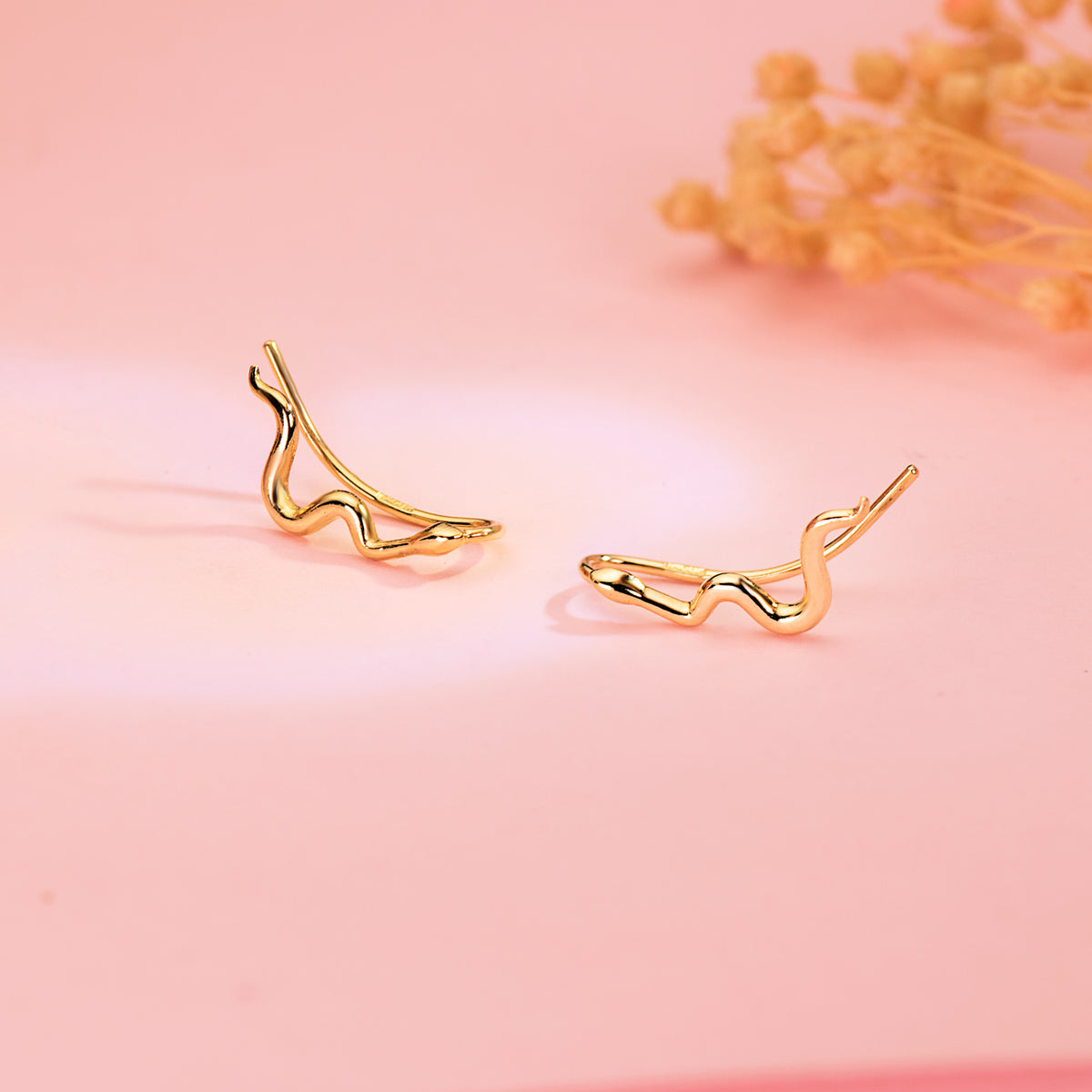 Pendientes Trepadores de Serpientes. 15 x 2,5 mm de oro amarillo 18K