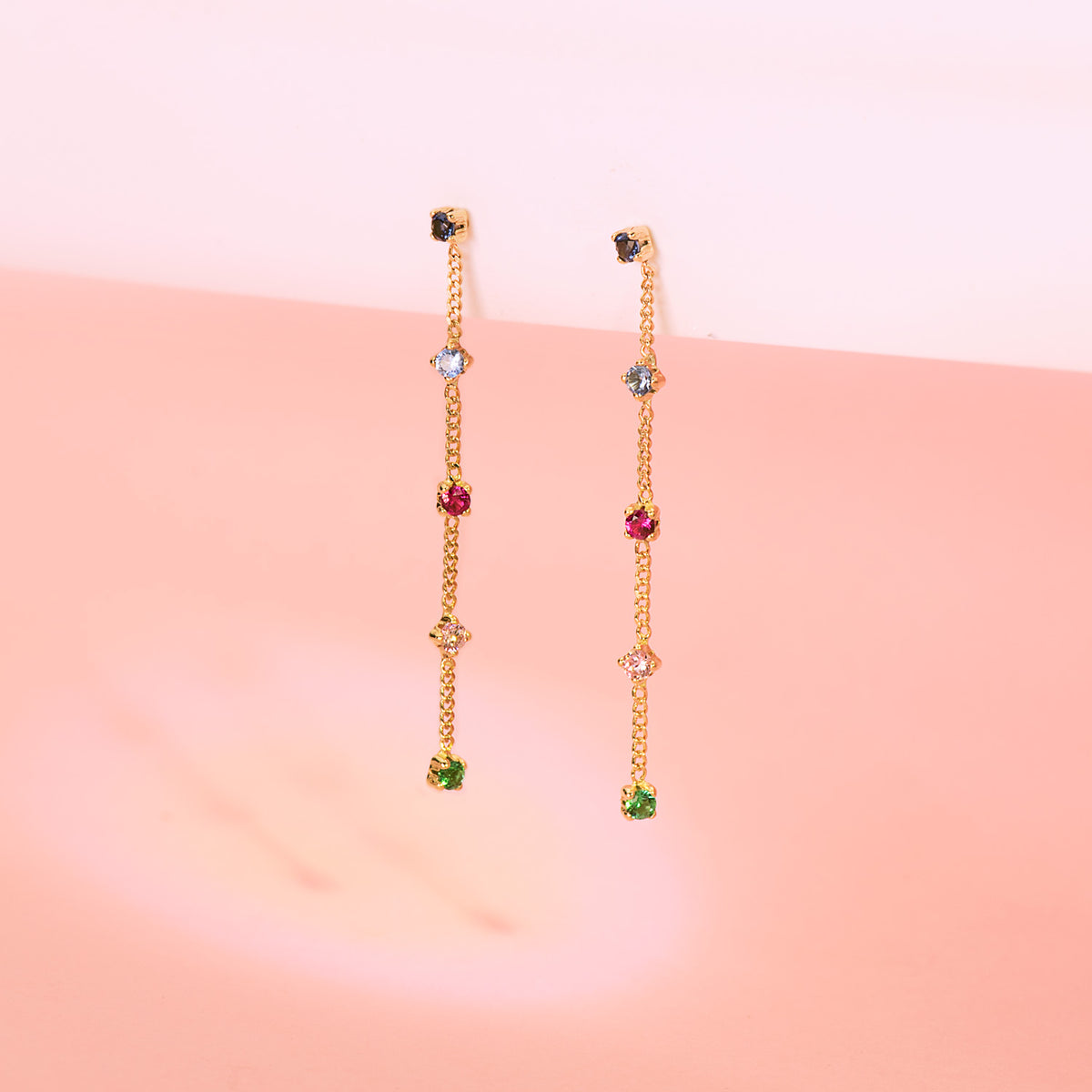 Pendientes Largos con Cadena y Circonita Colores 39 mm. de oro amarillo 18K