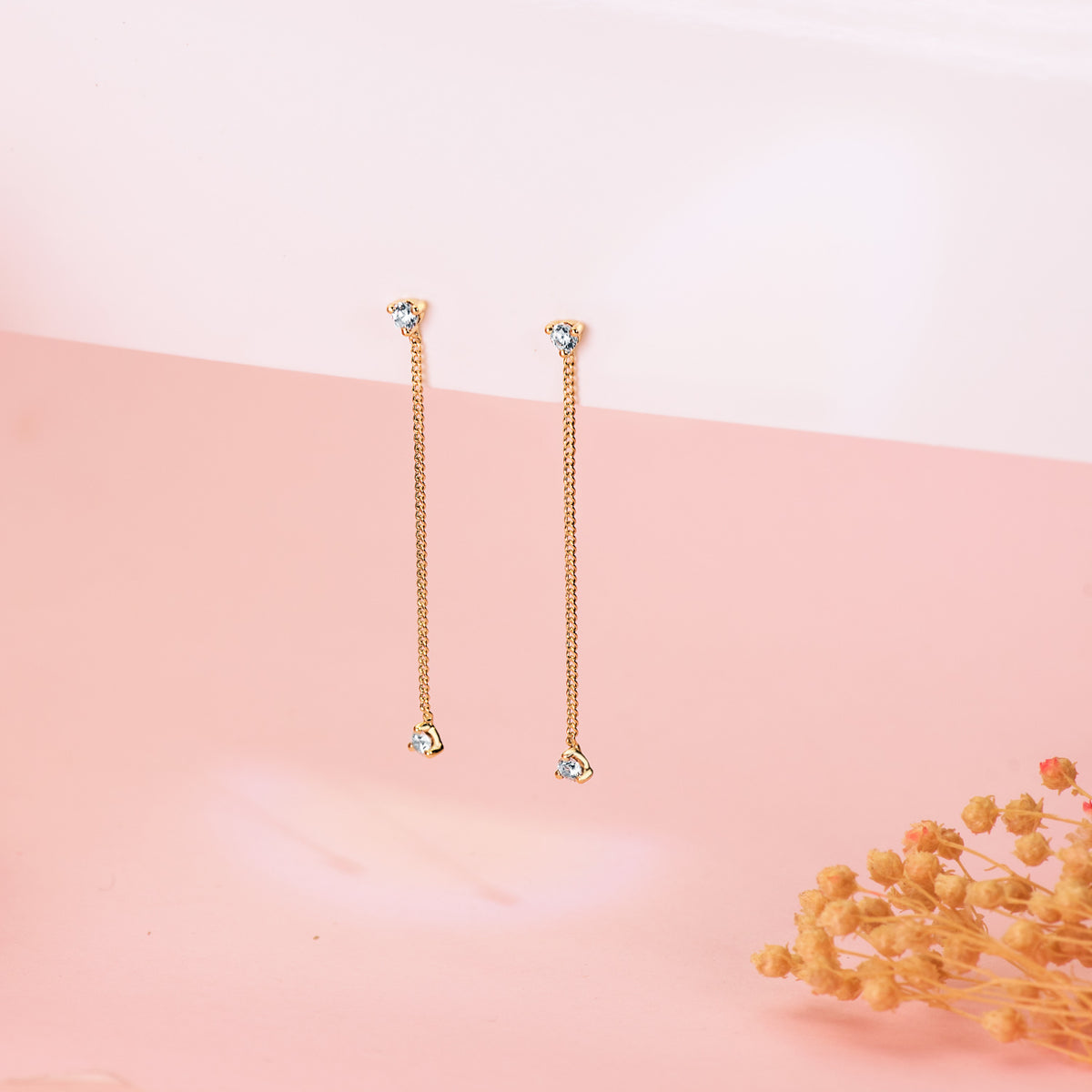 Pendientes Largos con Cadena y Circonita 42 mm. de oro amarillo 18K
