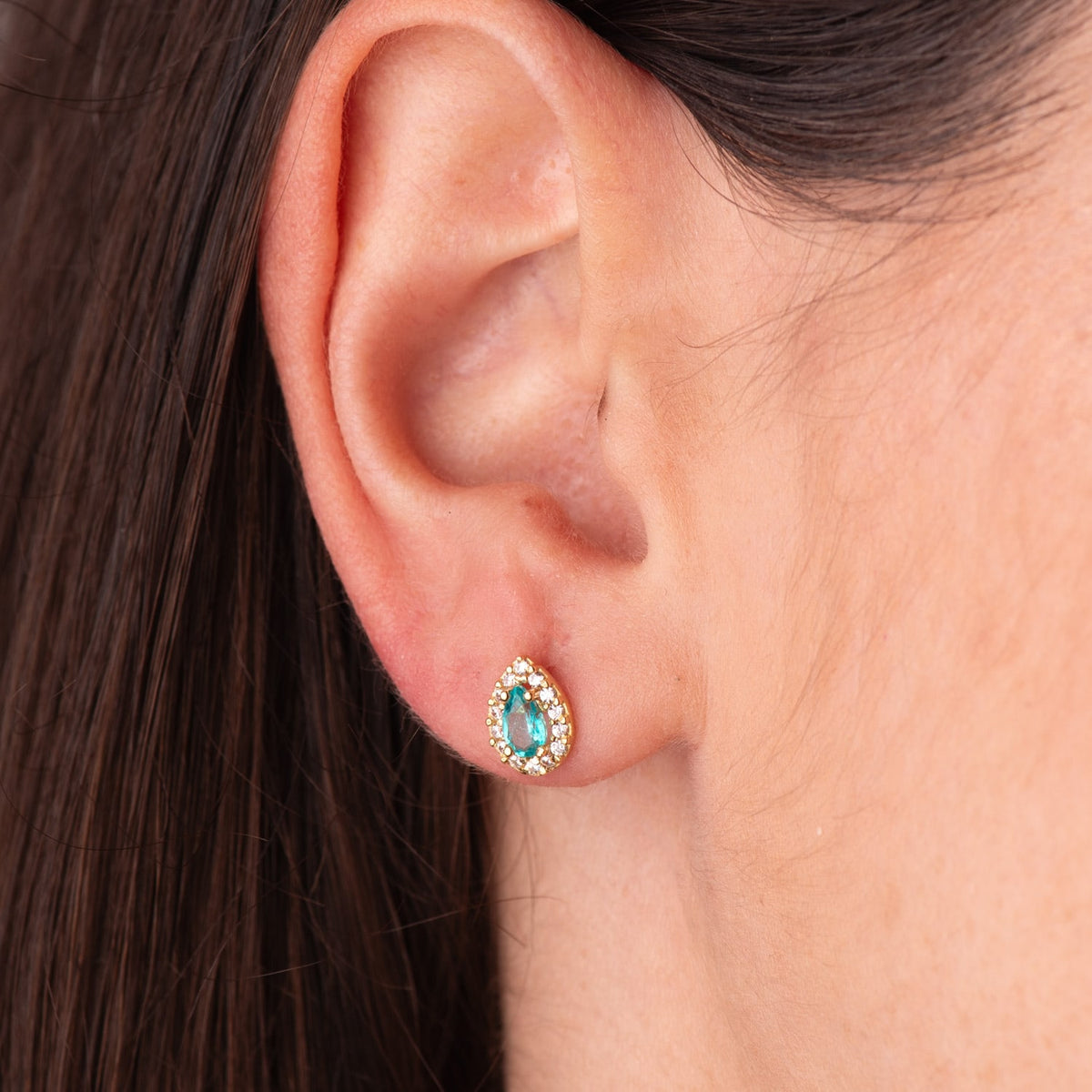 Pendientes Piedra Gota Topacio Paraiba y Circonitas. 8,5 x 6 mm. de oro amarillo 18K