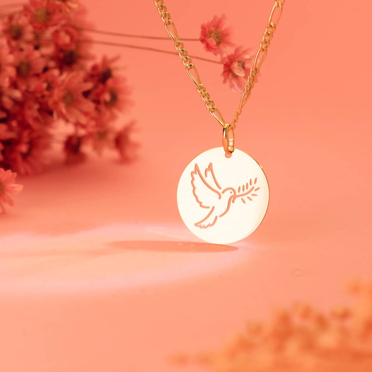 18K COLGANTE ORO AMARILLO REDONDO CON PALOMA CALADA EN BRILLO 18 MM Ç