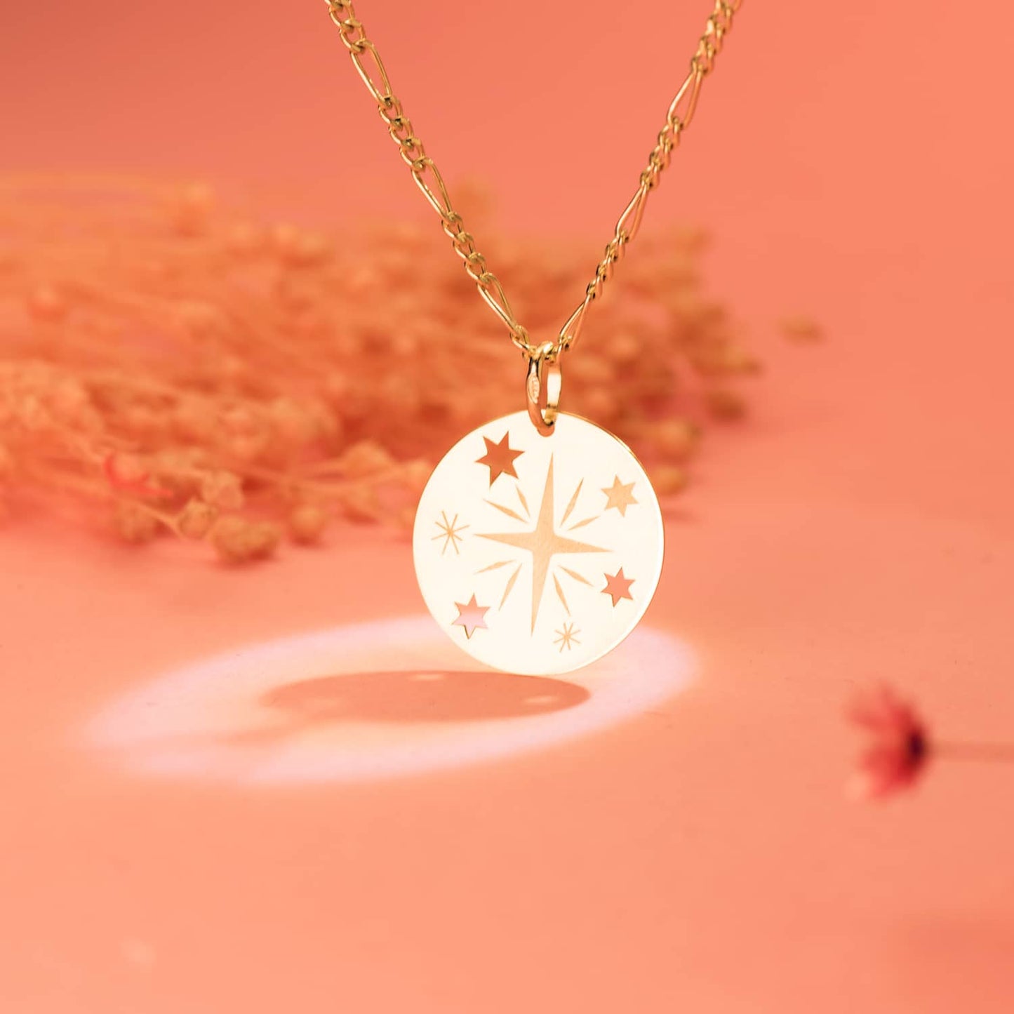 18K COLGANTE ORO AMARILLO REDONDO ROSA DE LOS VIENTOS GRABADA EN BRILLO 18 MM