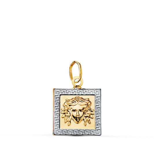 Colgante Medusa Cuadrado Borde con Greca. Medida: 12 x 12 mm de oro amarillo 18K