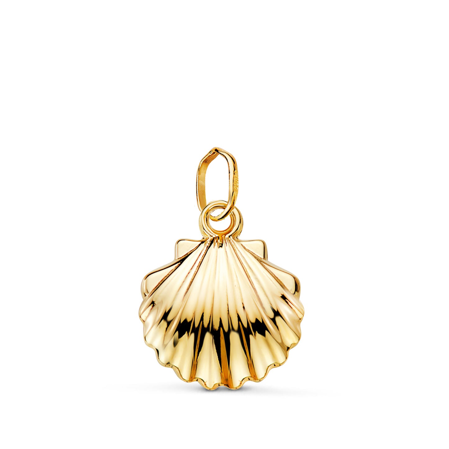 Colgante Concha de Santiago en Brillo. Medida: 16,5 x 14 mm de oro amarillo 18K