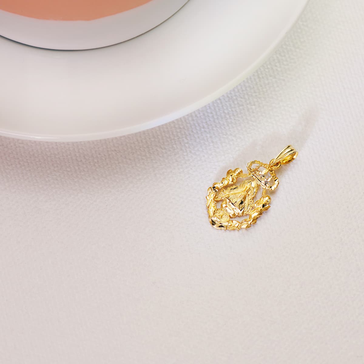 Medalla Virgen de la Cabeza Escudo 21 x 13 mm de oro amarillo 18K