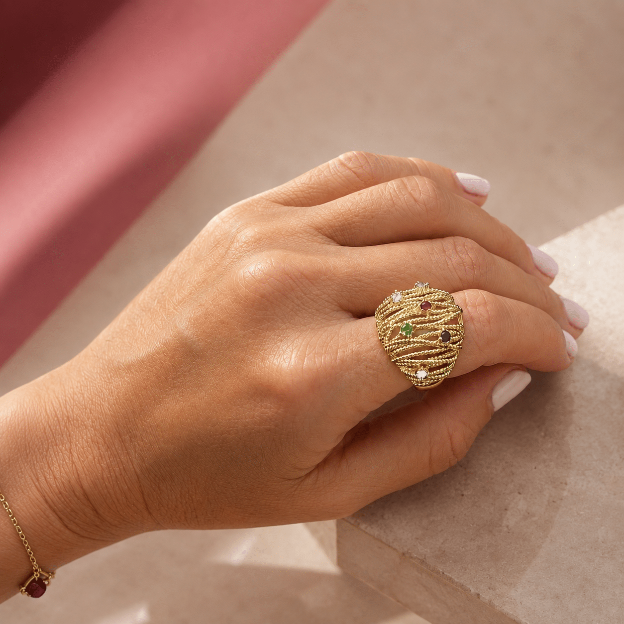 Anillo filigrana de aleación de metales con baño de oro de 14 quilates - vista adicional