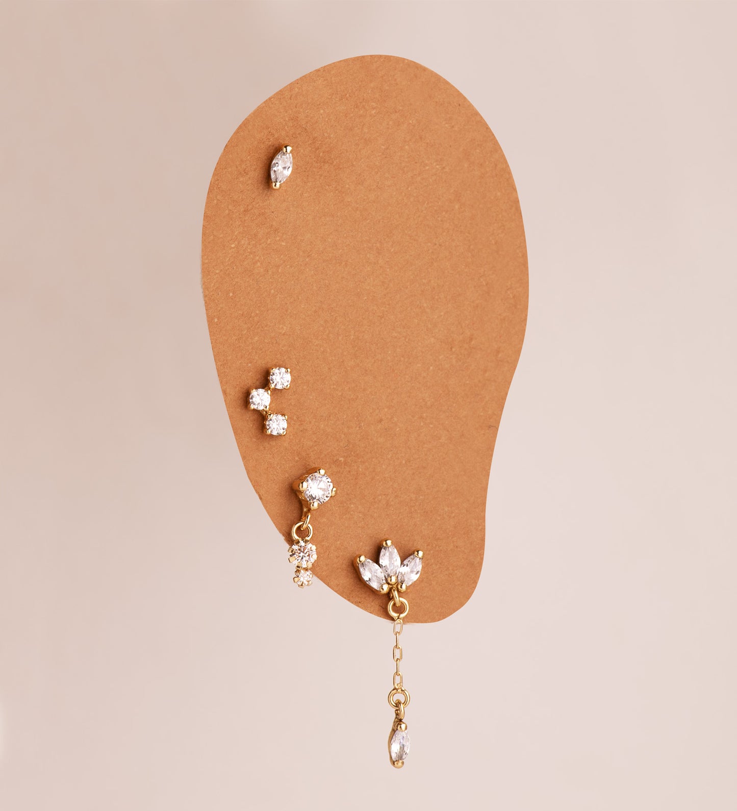 18K PIERCING DE OREJA ORO AMARILLO CON CIRCONITAS. GRUESO BARRA 1.20 MM ANCHO: 4 MM TOTAL PIERCING 12 MM CIERRE TUERCA