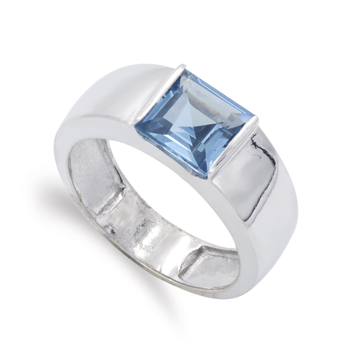 Sortija con Aguamarina Cuadrada. Ancho: 8 mm de oro blanco 18K