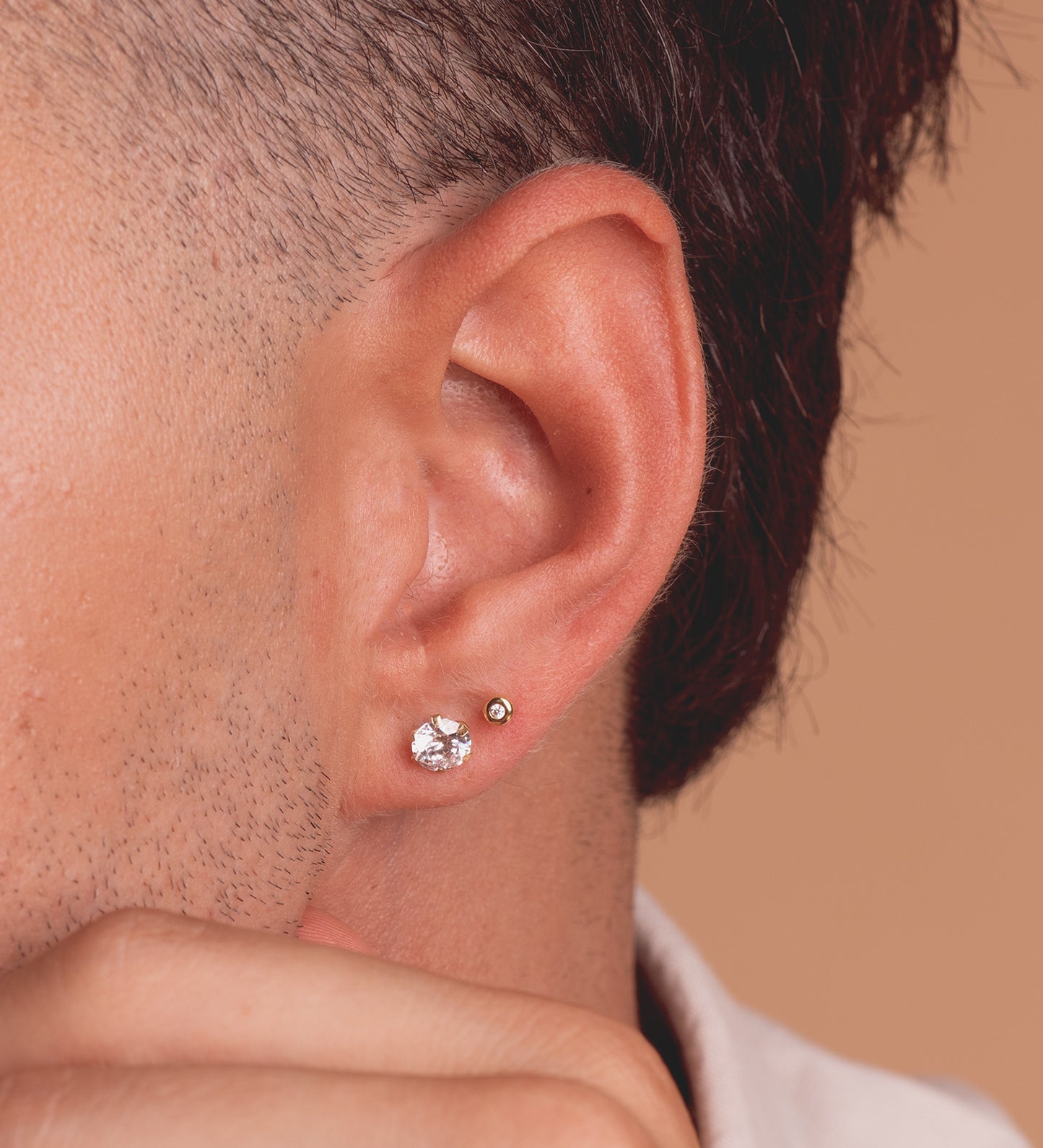 18K PENDIENTES ORO AMARILLO 6 GARRAS CON CIRCONITA. ANCHO: 6 MM CIERRE TUERCA