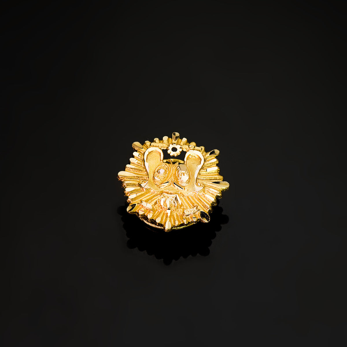 Insignia Asesor Fiscal. 17 x 16 mm de oro amarillo 18K
