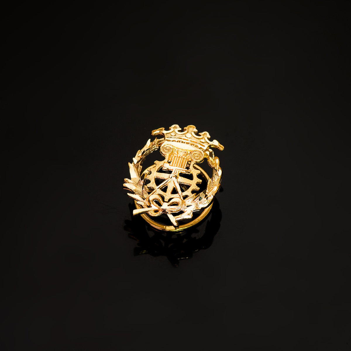 Insignia Delineante 17 x 14 mm de oro amarillo 18K