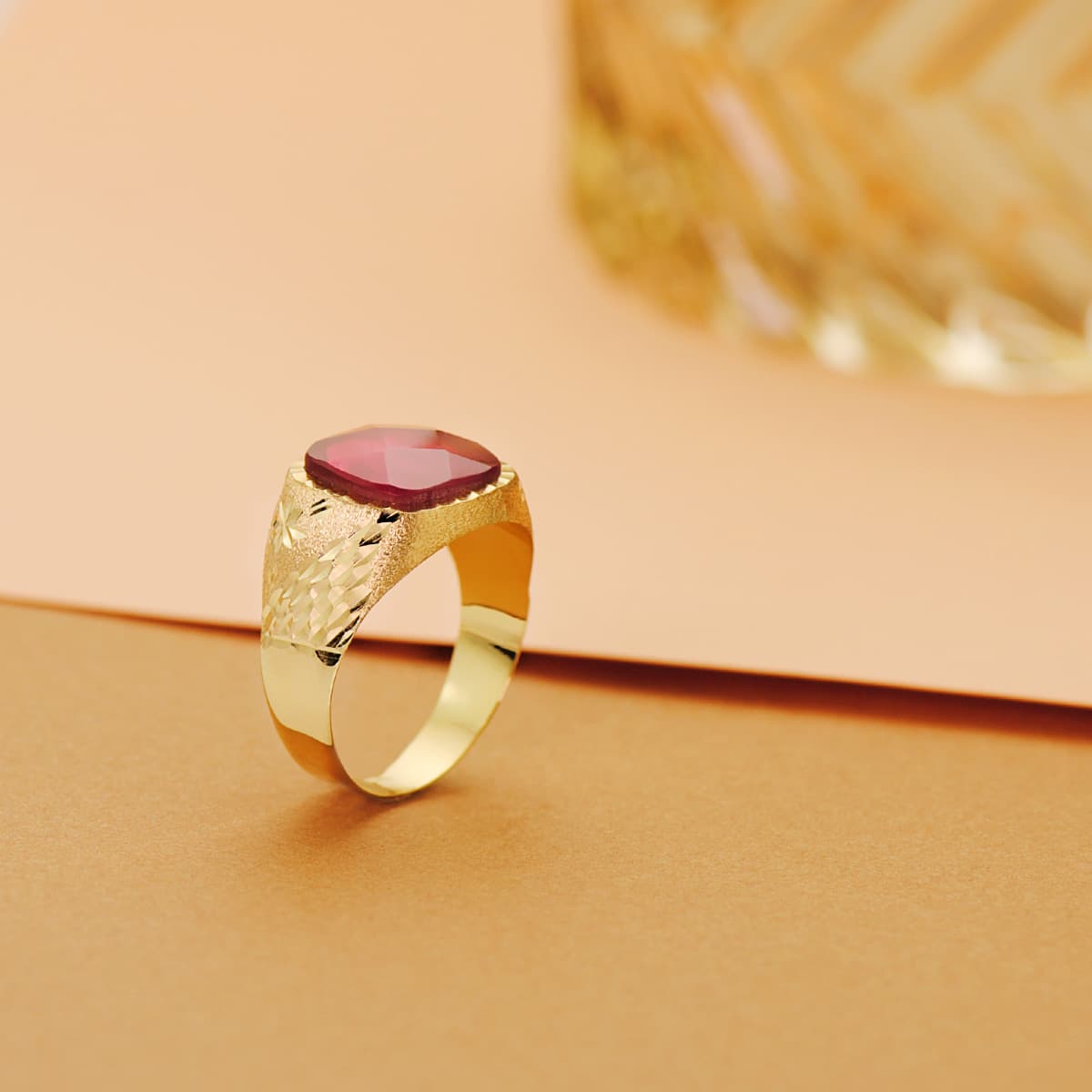 18K SELLO ORO AMARILLO CABALLERO PIEDRA RUBI SPINEL 11 X 11 MM