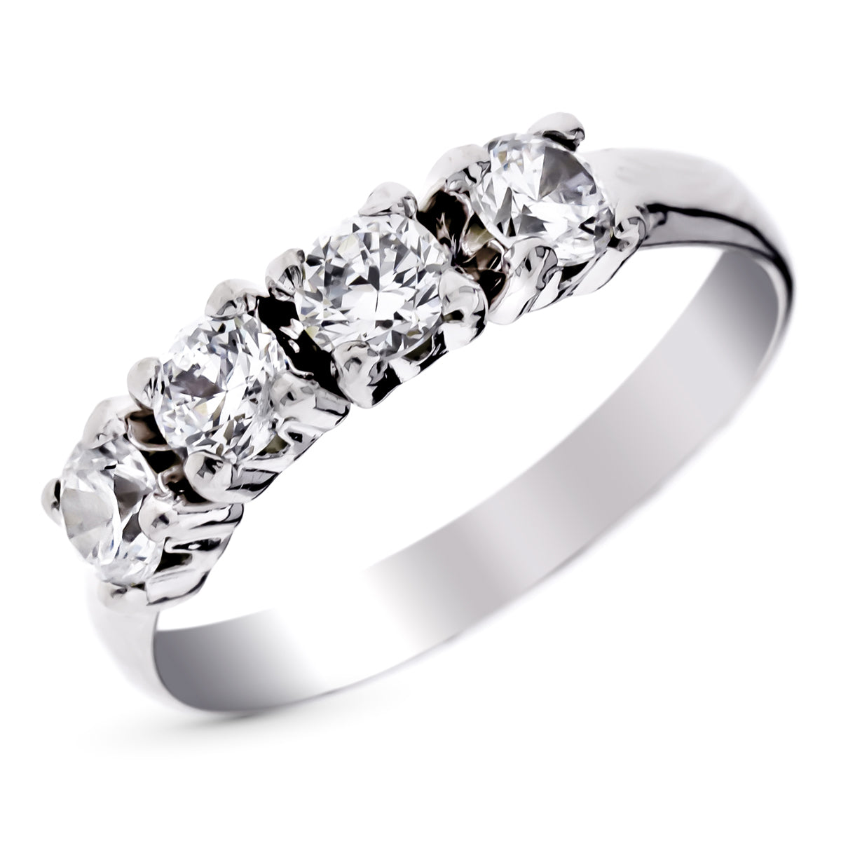 Sortija con Circonitas en Garras. Ancho: 4 mm de oro blanco 9K