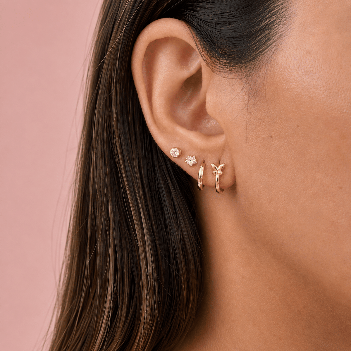 Pendientes aritos mariposa de plata de ley con baño de oro de 14 quilates - imagen adicional - Joyería Zafir