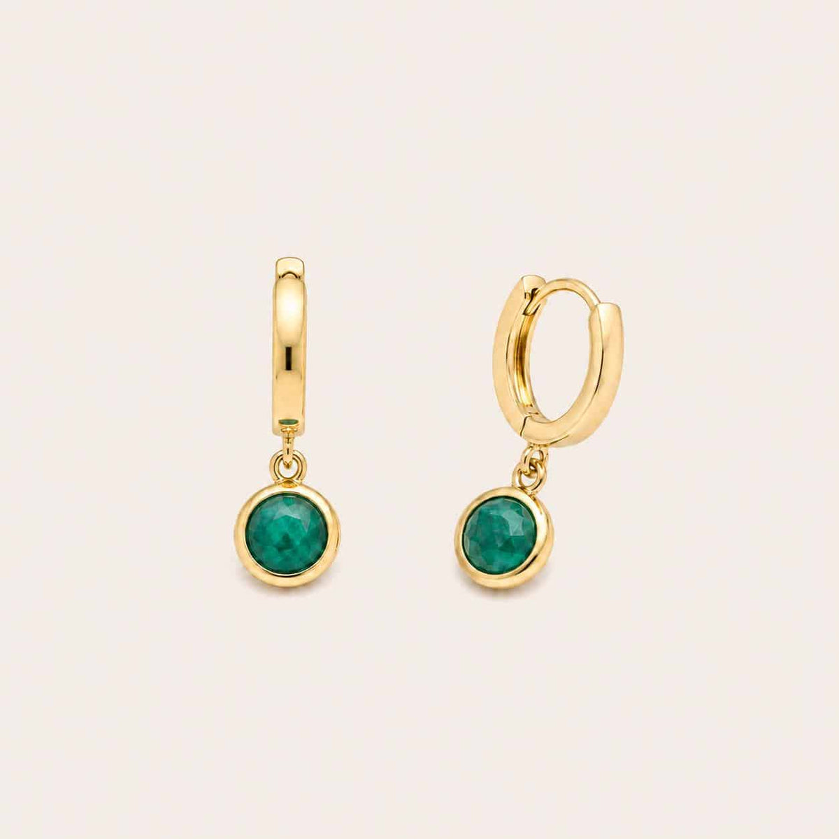 Pendientes Esmeralda de plata de ley con baño de oro de 14 quilates - Joyería Zafir