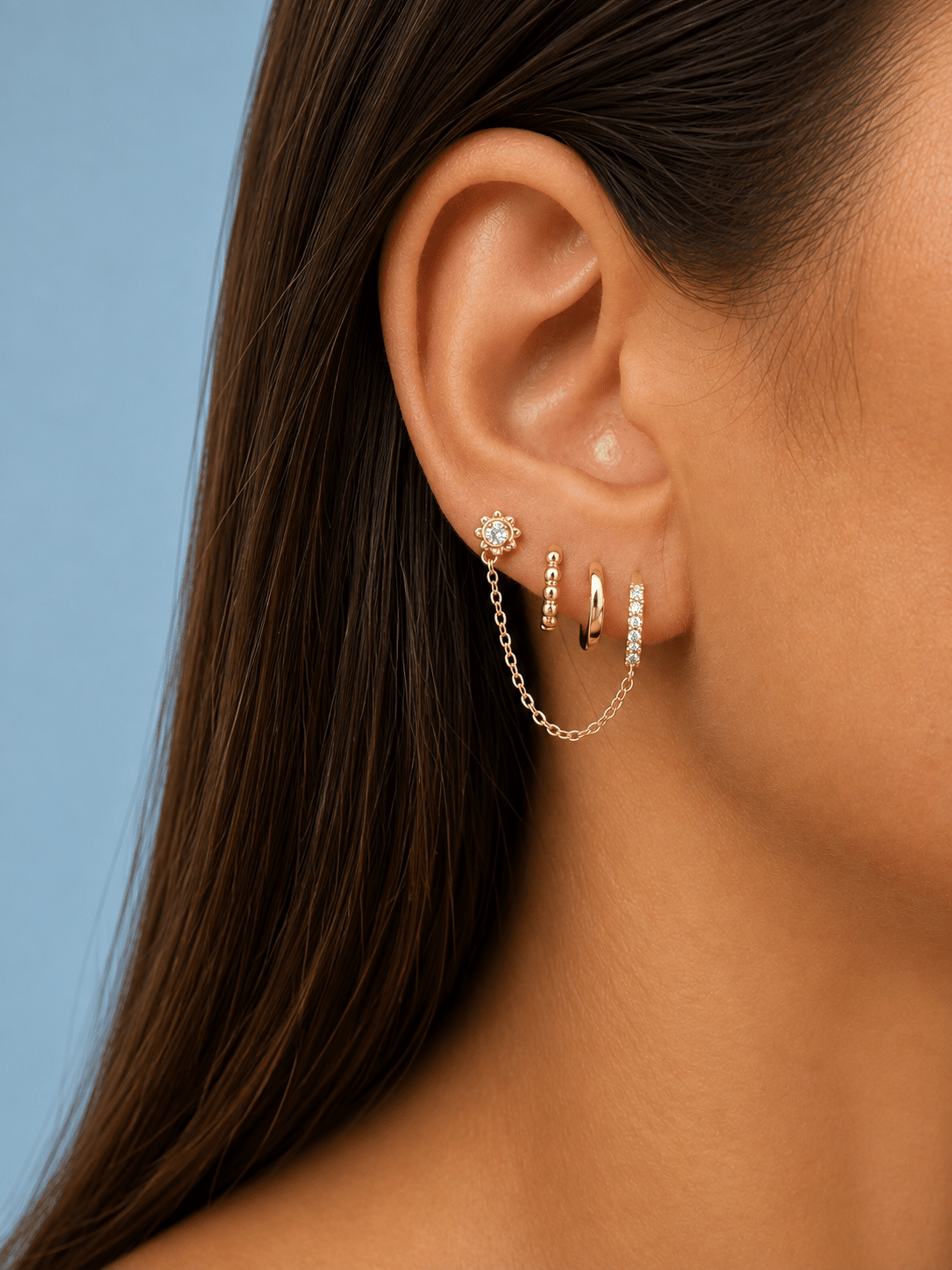 Pendientes cadena oro luz de flor de plata de ley con baño de oro de 14 quilates - imagen adicional - Joyería Zafir