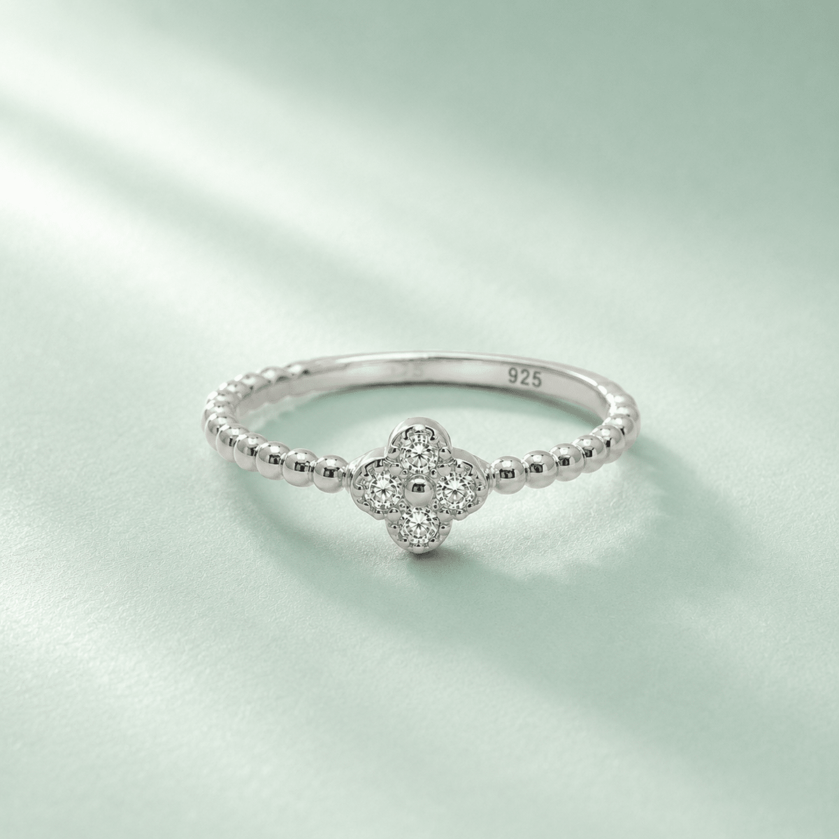 Anillo florecita de plata de ley - Joyería Zafir
