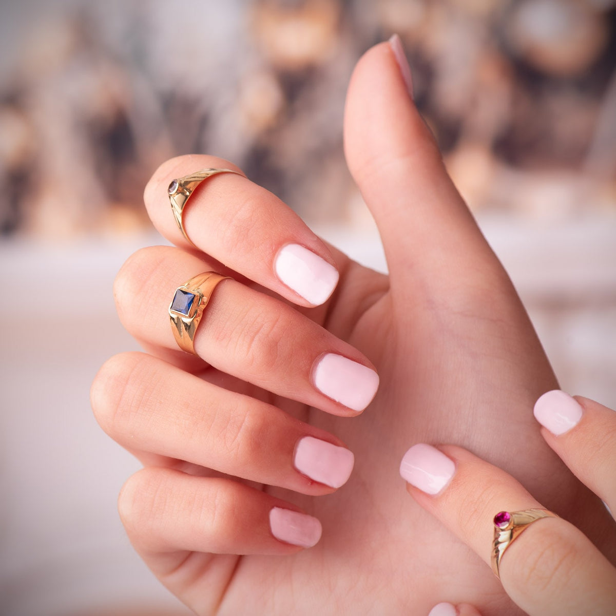 Solitario Pequeño Bebe O Meñique Circonita Azul Cuadrada 3,5 mm de oro amarillo 18K