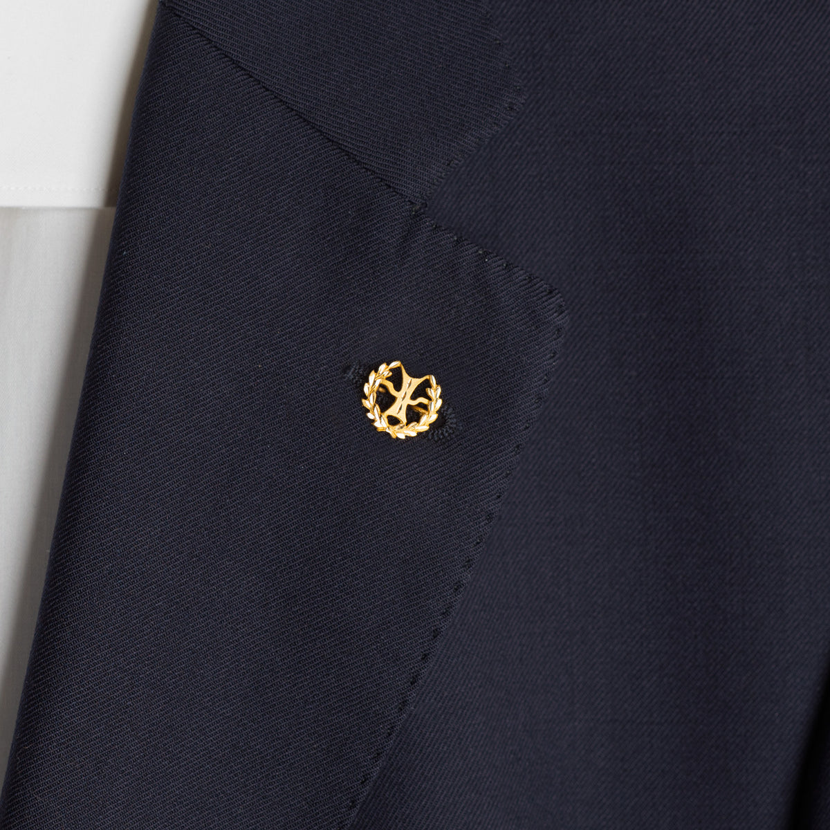 Insignia Psicologia. 15 x 13 mm de oro amarillo 18K