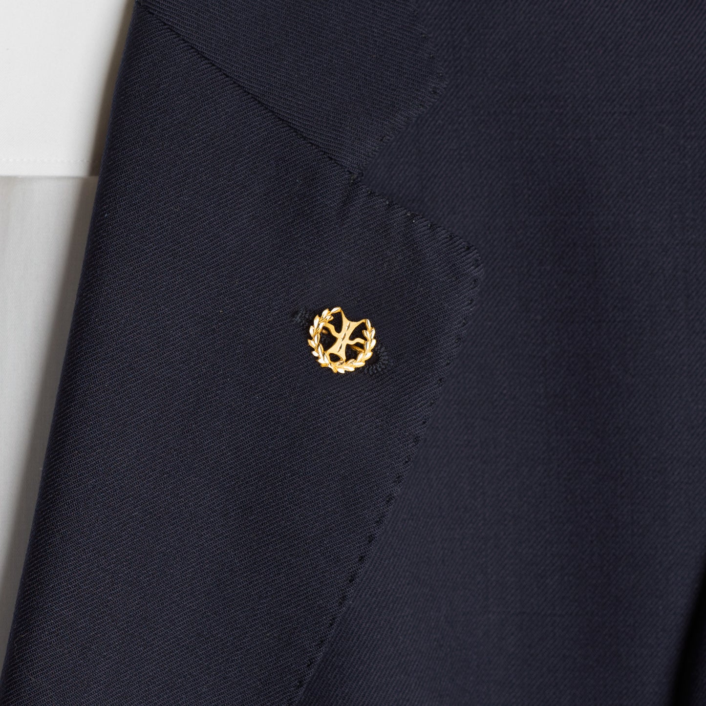 18K INSIGNIA ORO AMARILLO PSICOLOGIA. 15 X 13 MM