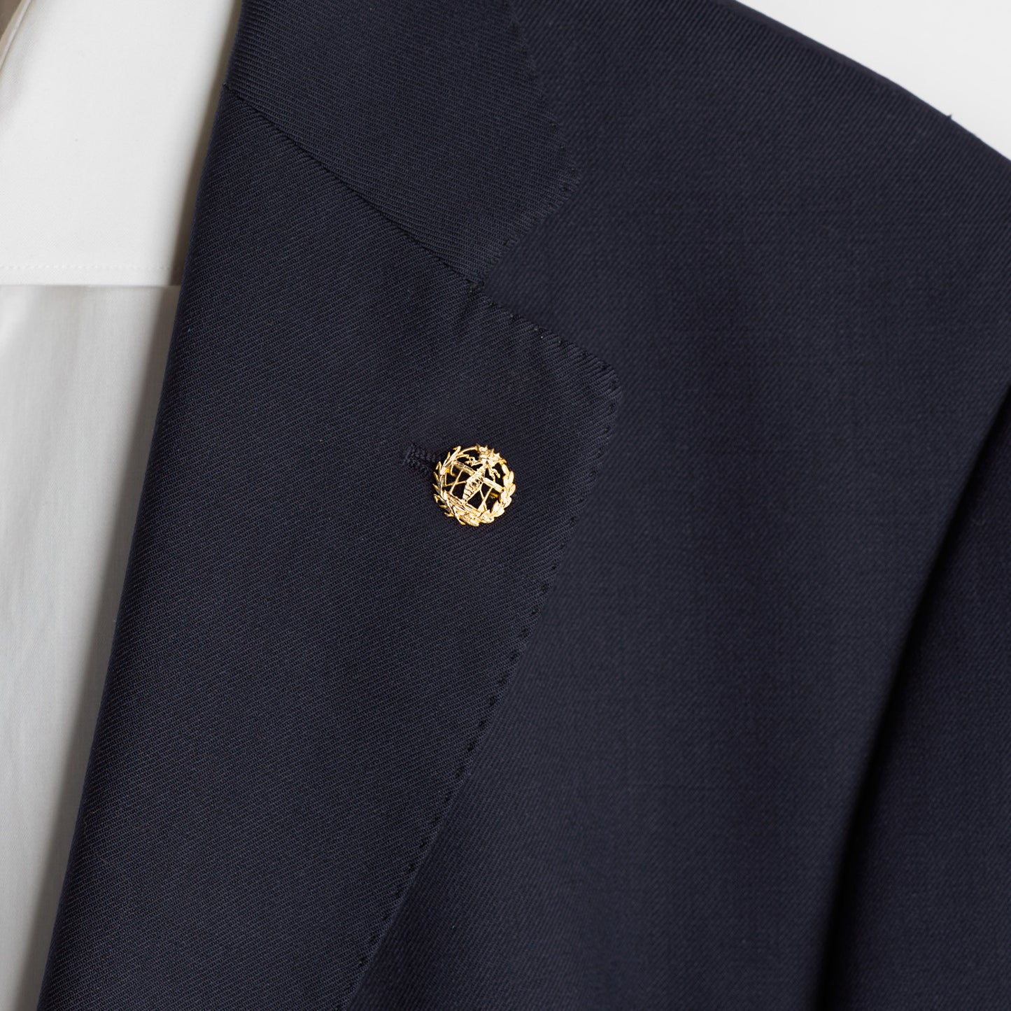 18K INSIGNIA ORO AMARILLO INGENIERO TELECOMUNICACION. 16 X 15 MM