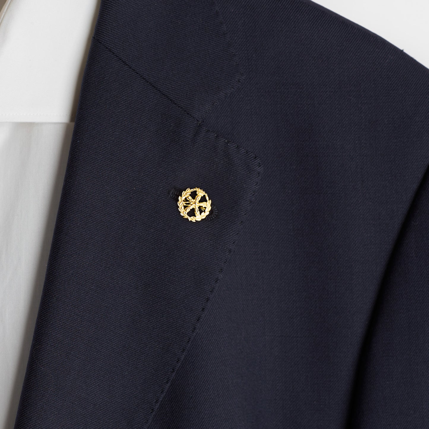 18K INSIGNIA ORO AMARILLO INGENIERO AERONAUTICO ( AEROESPACIAL ) 15 X 15 MM