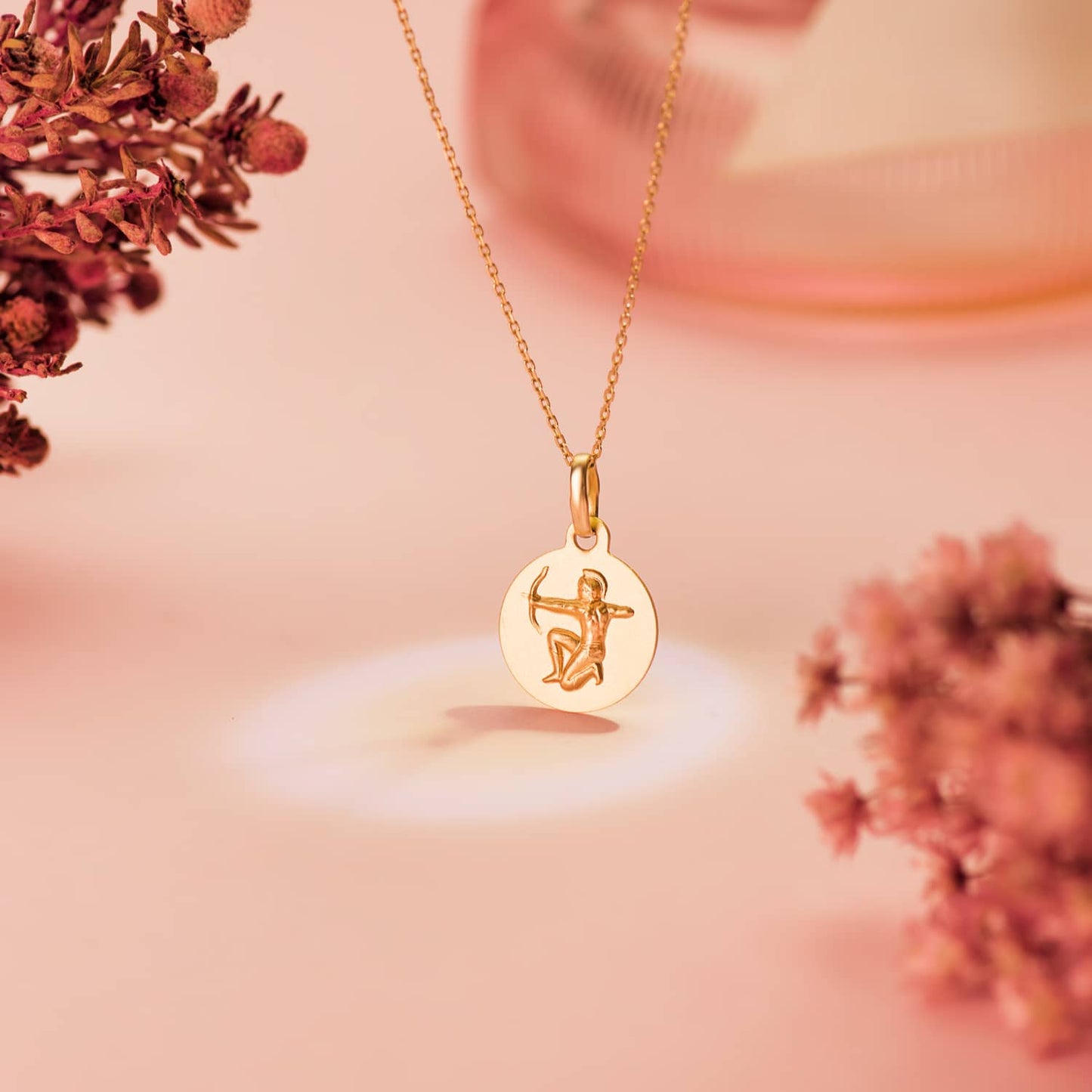 Medalla Horoscopo Sagitario Matizada 13 mm de oro amarillo 18K