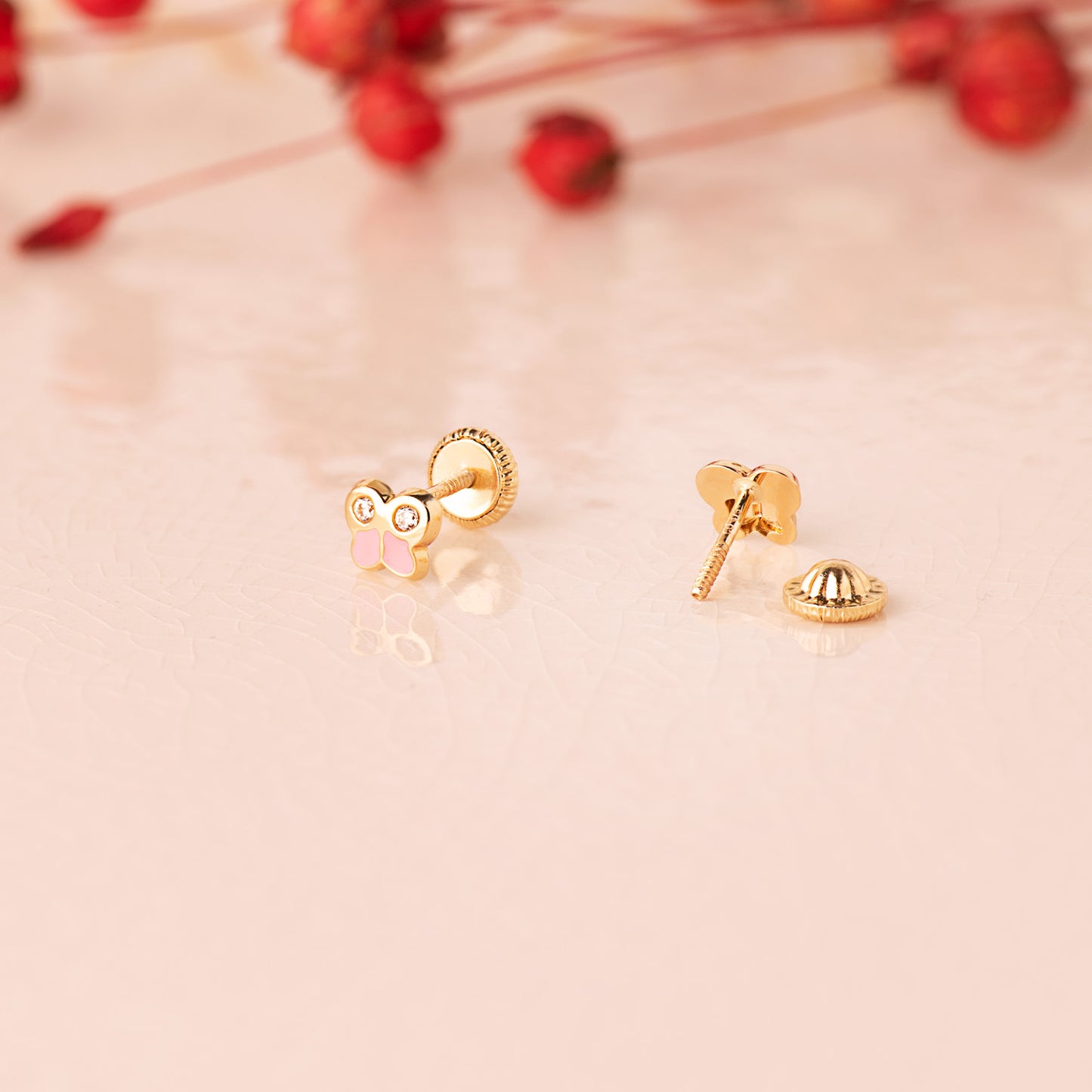 Pendientes Mariposa Esmalte 5 x 4,5 mm. Cierre Tuerca de oro amarillo 18K