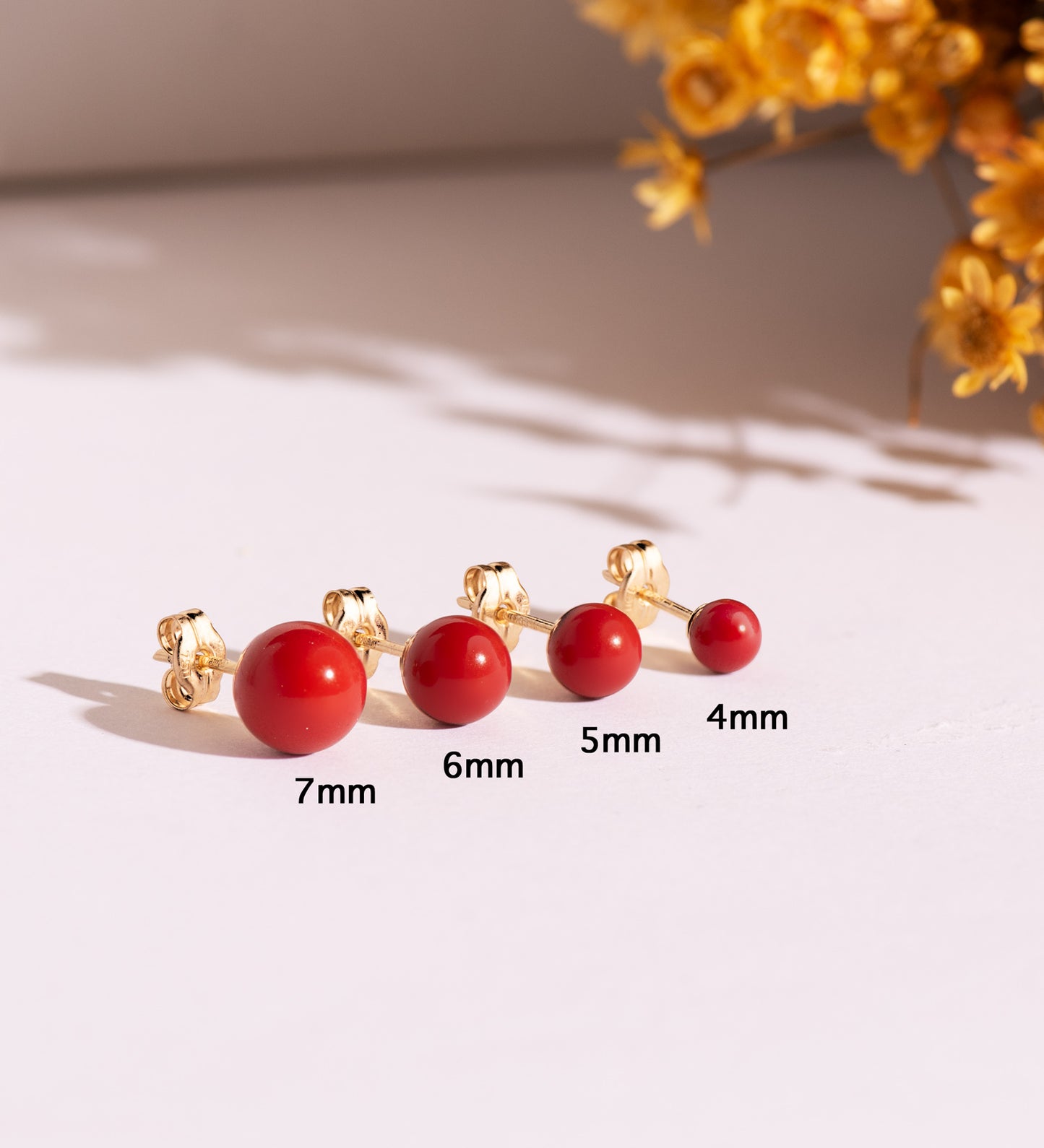 18K PENDIENTES ORO AMARILLO CORAL CON CASQUILLA. MEDIDA: 7 MM. CIERRE PRESION
