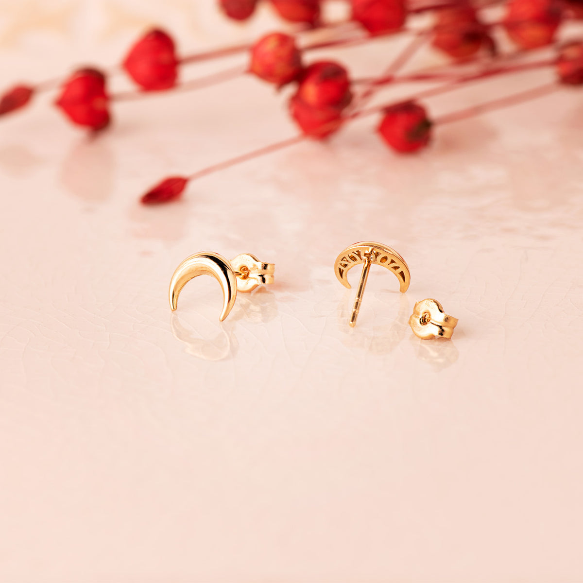 Pendientes Media Luna Lisa 7,5 x 6 mm. de oro amarillo 18K