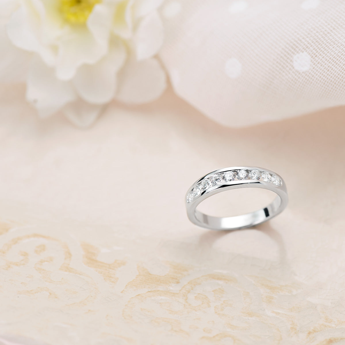 18K ALIANZA O ANILLO ORO BLANCO 9 DIAMANTES DE LABORATORIO 0,50 QTS. PUREZA VS2 COLOR G TALLA BRILLANTE