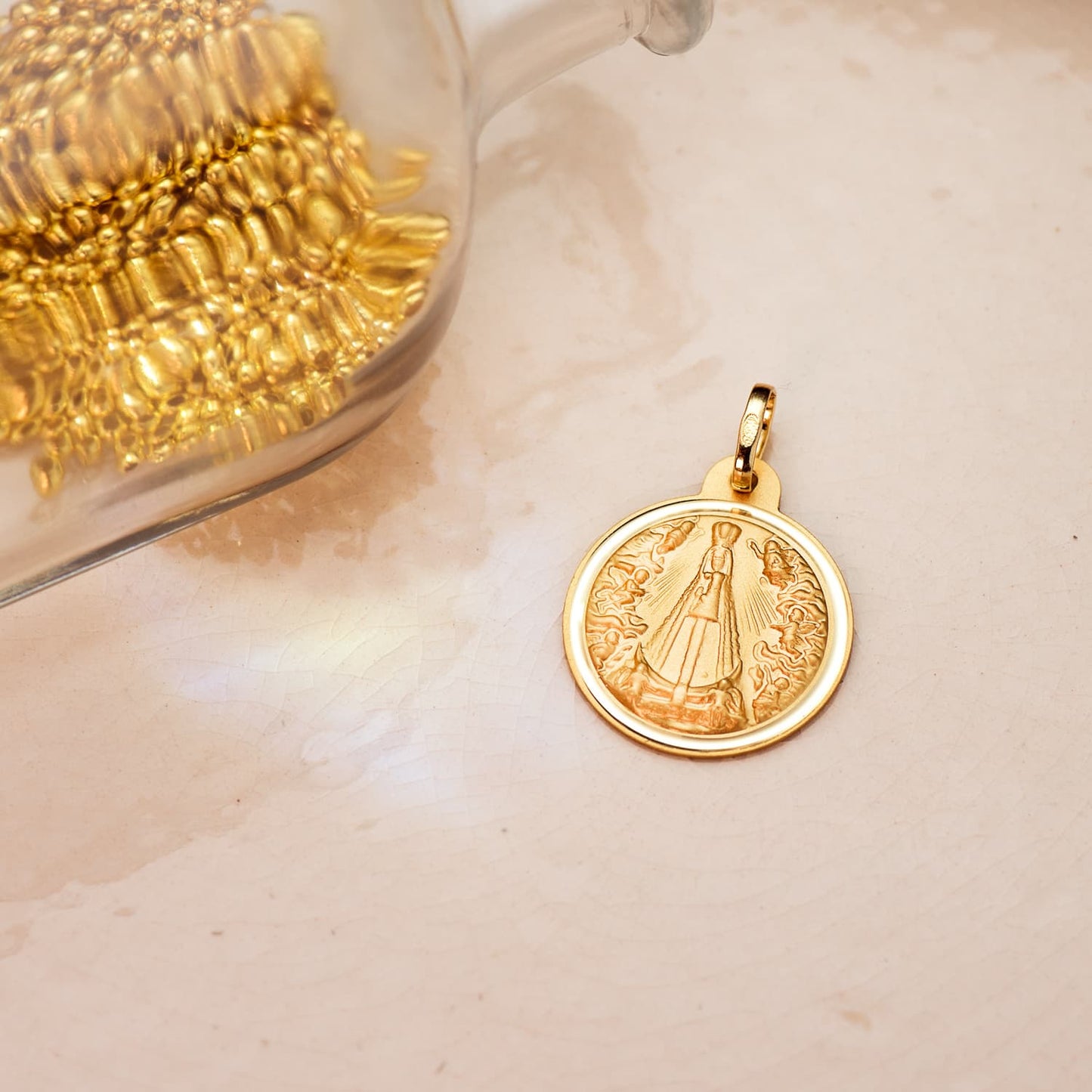 18K MEDALLA ORO AMARILLO VIRGEN NTRA SRA DE BEGOÑA 20 MM BISEL
