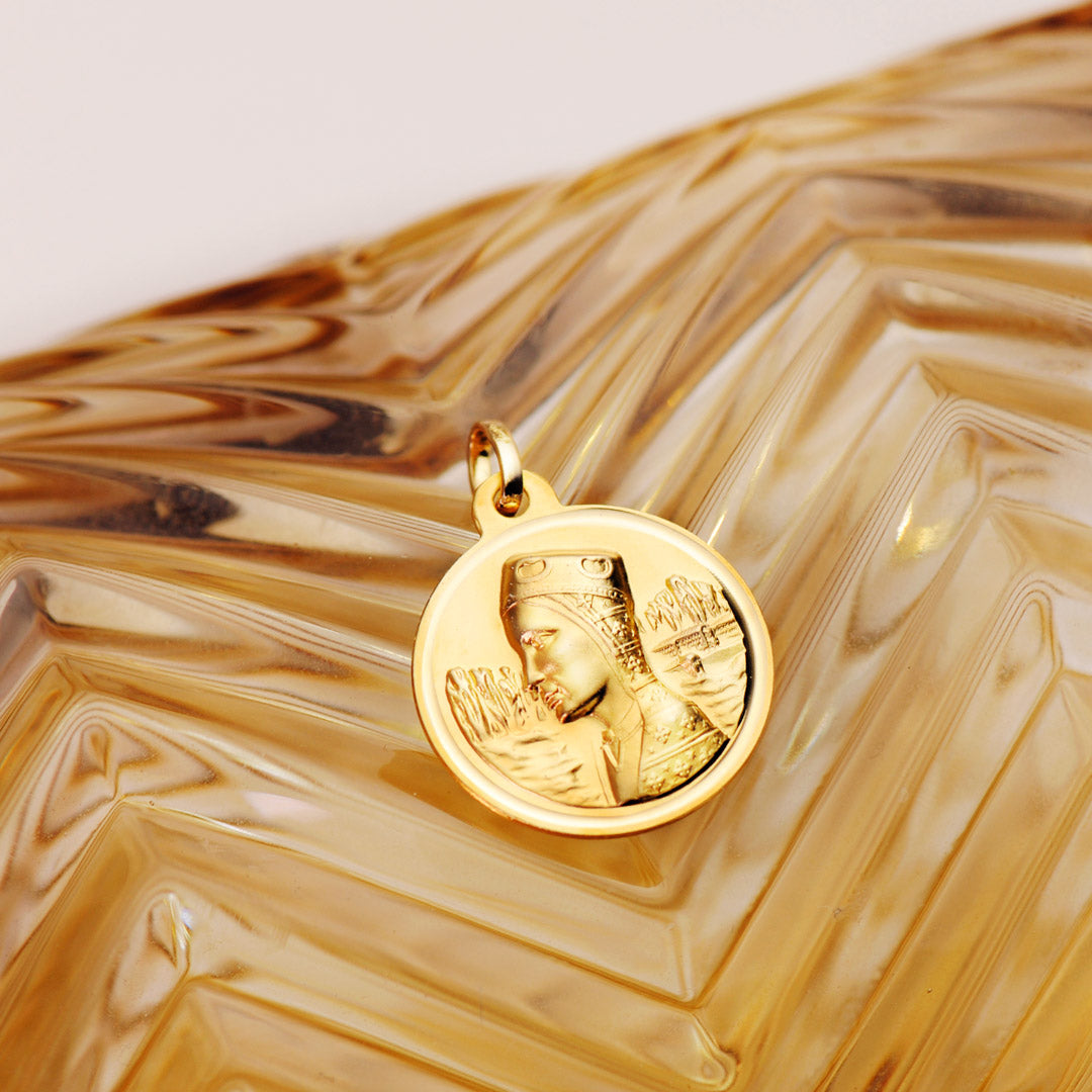 Medalla Virgen de Montserrat Bisel 18 mm de oro amarillo 18K