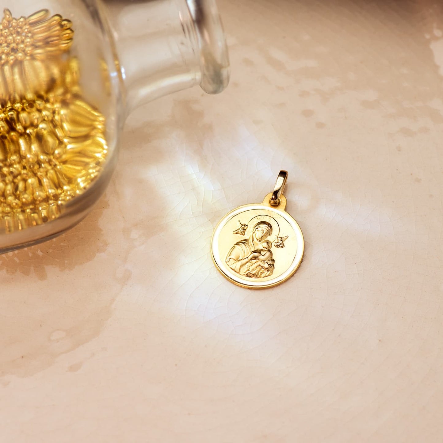 18K MEDALLA ORO AMARILLO VIRGEN DEL PERPETUO SOCORRO BISEL 16 MM