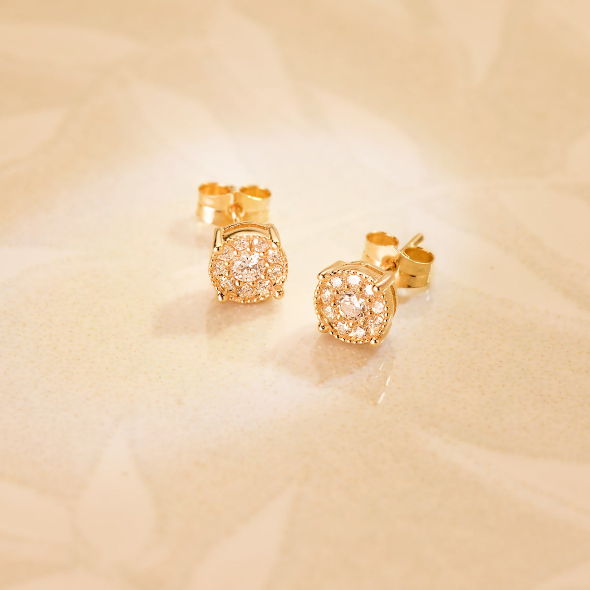 Pendientes 20 Diamantes Laboratorio 0,365 Qtes Vs2-g. 6,5 x 6,5 mm. presión de oro amarillo 18K