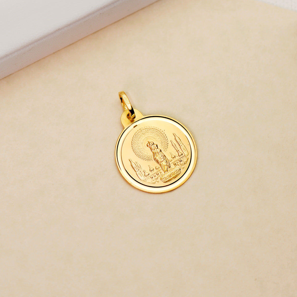 Medalla Virgen del Pilar Bisel 22 mm de oro amarillo 18K