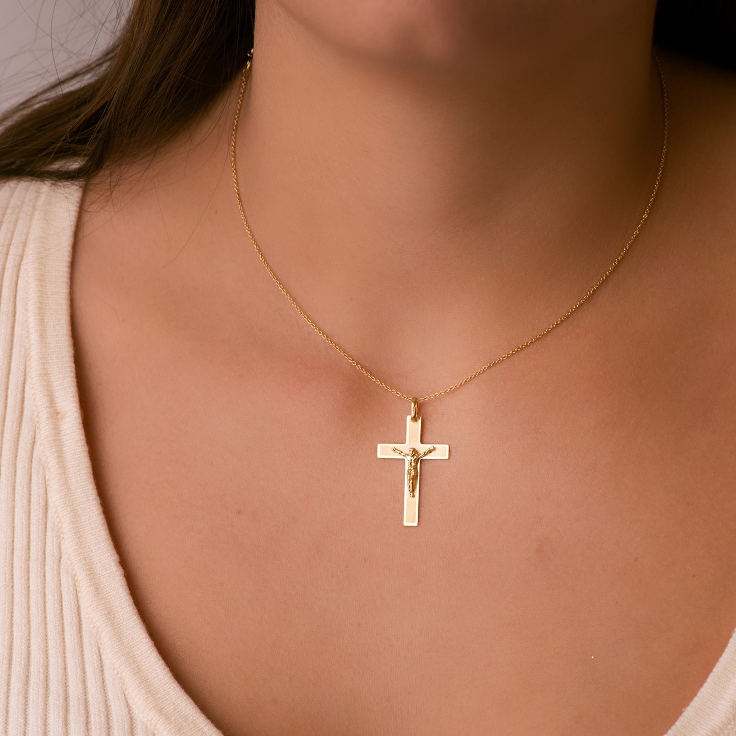 18K CRUZ ORO AMARILLO CON CRISTO MATIZADA 29X20 MM