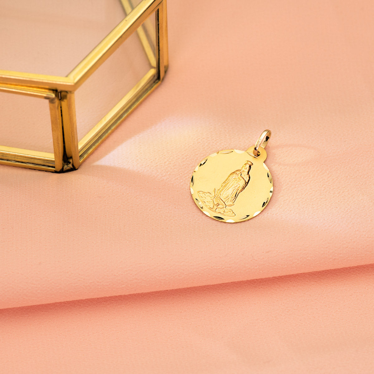 18K MEDALLA ORO AMARILLO VIRGEN DE GUADALUPE TALLADA 22 MM