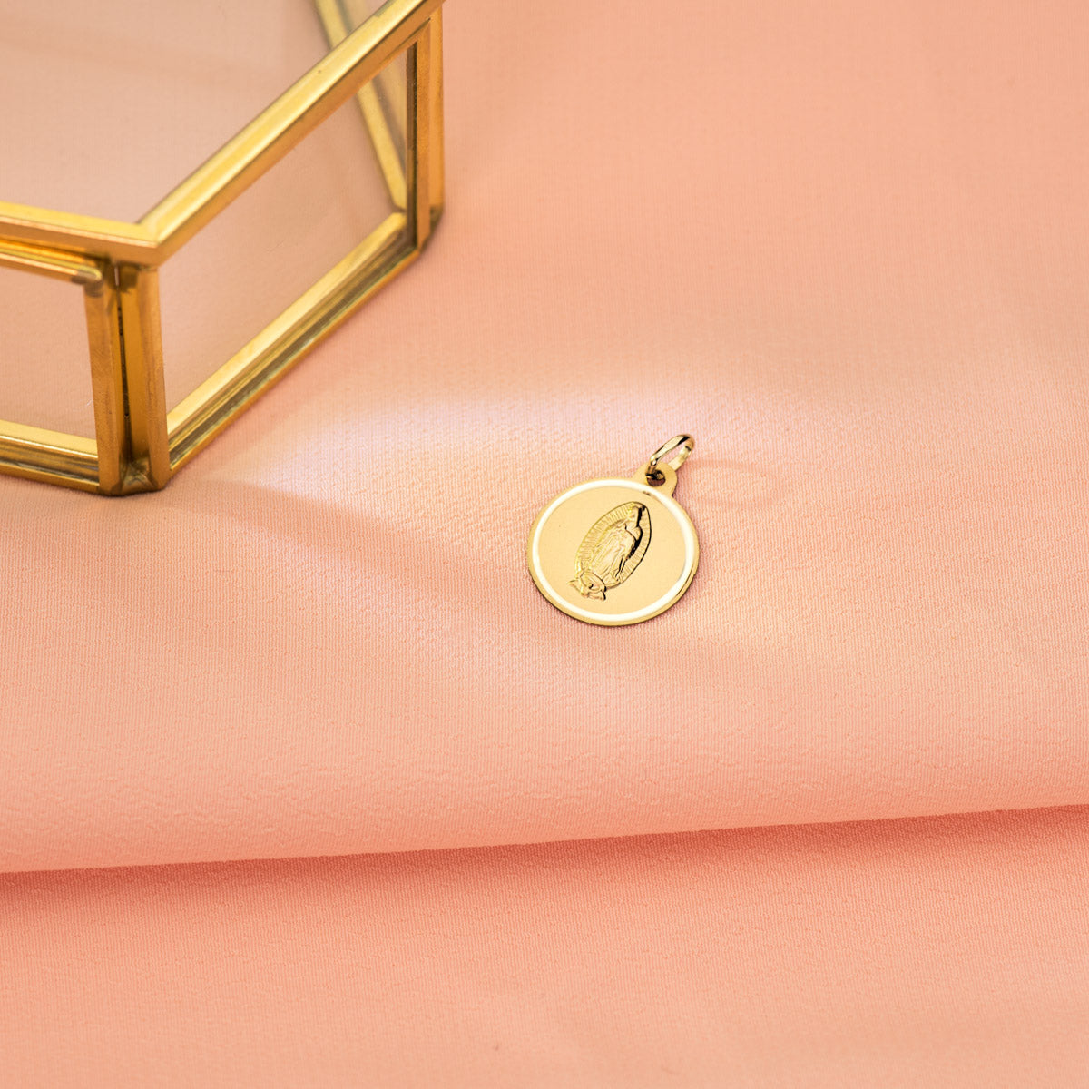 18K MEDALLA ORO AMARILLO VIRGEN DE GUADALUPE BISEL 16 MM