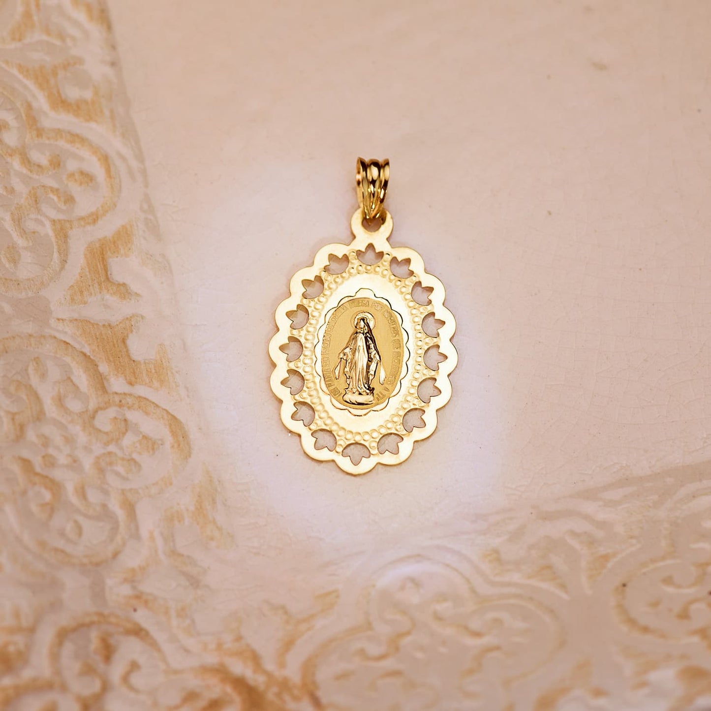 18K MEDALLA ORO AMARILLO VIRGEN MILAGROSA CERCO CALADO 34 X 22 MM
