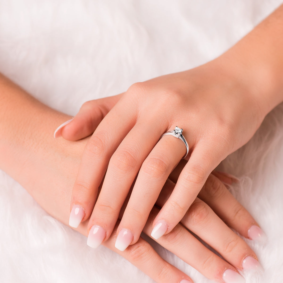 Solitario Diamante Natural Talla Brillante 0,300 Qts. Si-h de oro blanco 18K