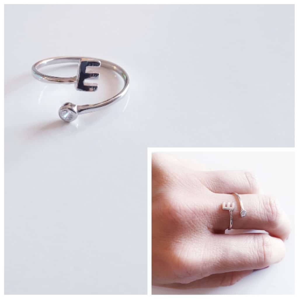 Anillo inicial e de plata de ley